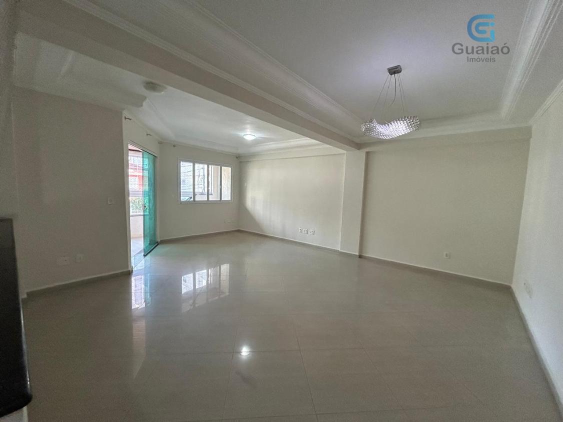 Sobrado à venda com 5 quartos, 296m² - Foto 1