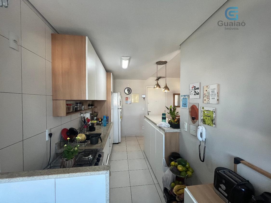 Apartamento à venda com 2 quartos, 72m² - Foto 4