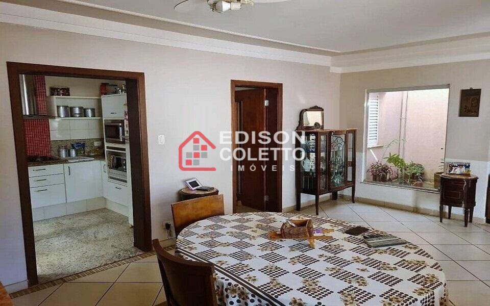 Casa à venda com 3 quartos, 140m² - Foto 12