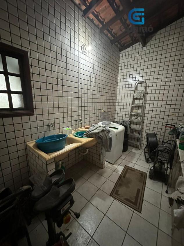 Sobrado à venda com 5 quartos, 300m² - Foto 25