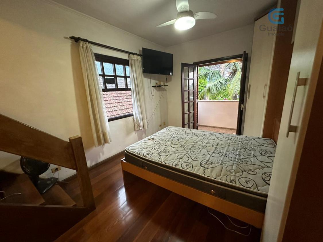 Sobrado à venda com 5 quartos, 300m² - Foto 1