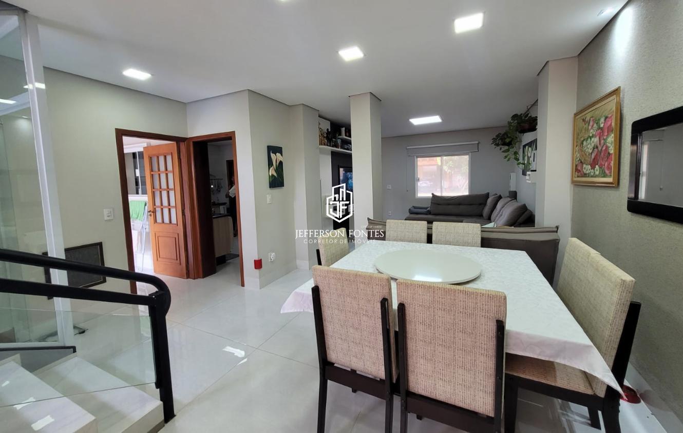 Casa de Condomínio à venda com 3 quartos, 240m² - Foto 3