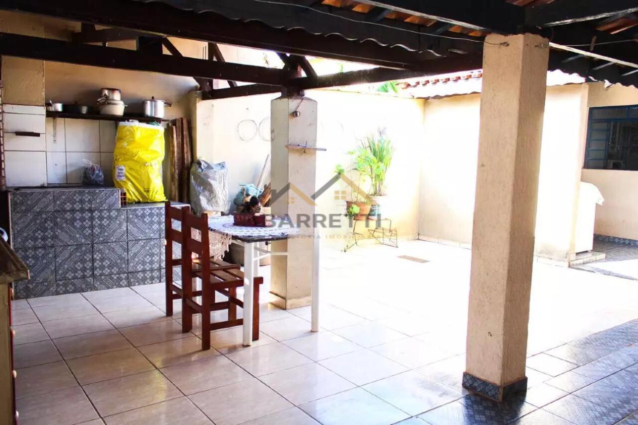 Casa à venda com 4 quartos, 160m² - Foto 17