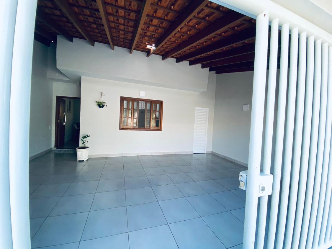 Casa à venda com 2 quartos, 125m² - Foto 2