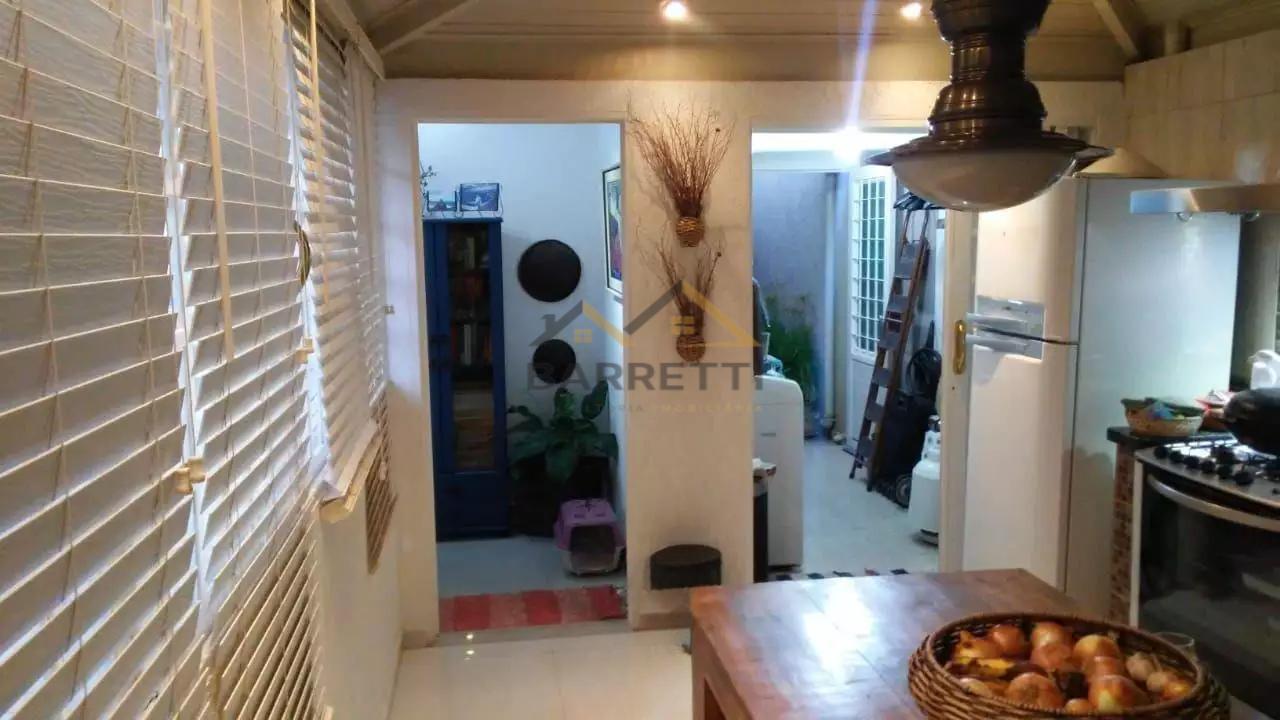 Casa à venda com 3 quartos, 200m² - Foto 9