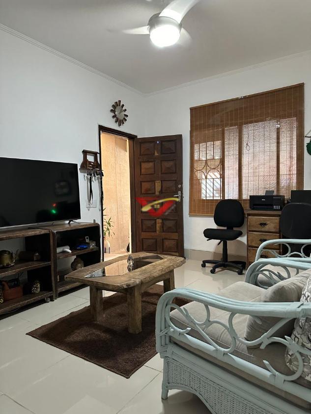 Casa à venda com 3 quartos, 175m² - Foto 1