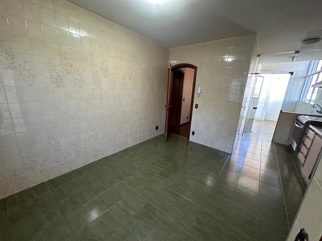 Casa à venda com 3 quartos, 240m² - Foto 5