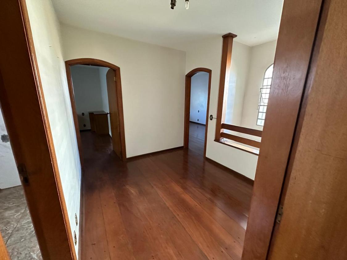 Casa à venda com 3 quartos, 240m² - Foto 15