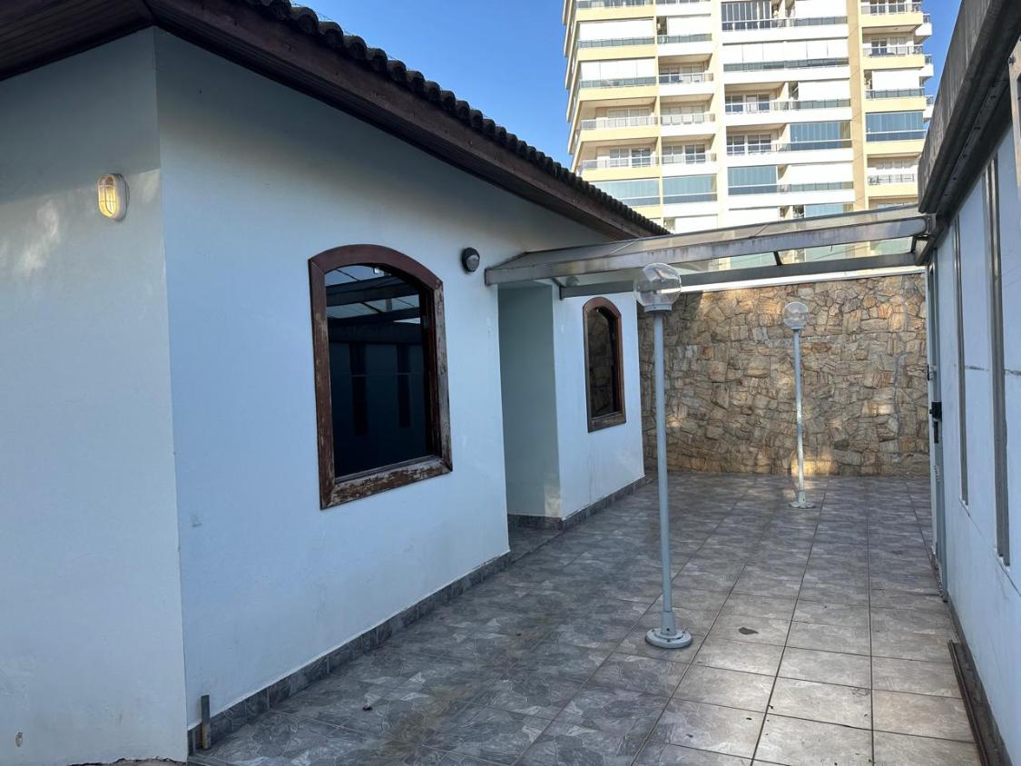 Casa à venda com 3 quartos, 240m² - Foto 16