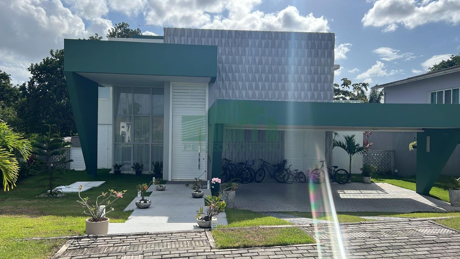 Casa à venda com 4 quartos, 384m² - Foto 1