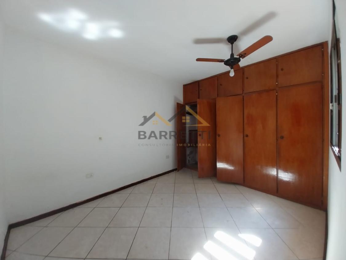 Casa à venda com 3 quartos, 250m² - Foto 10