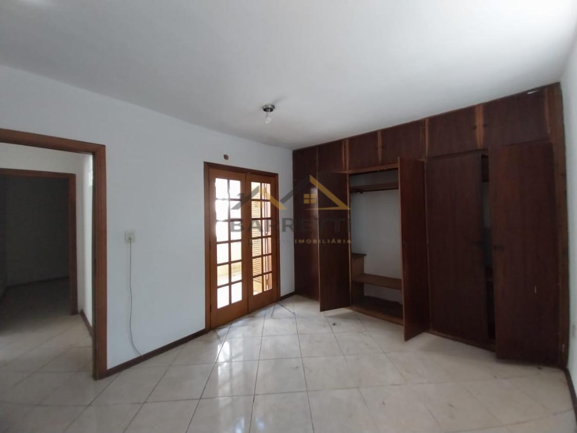 Casa à venda com 3 quartos, 250m² - Foto 14