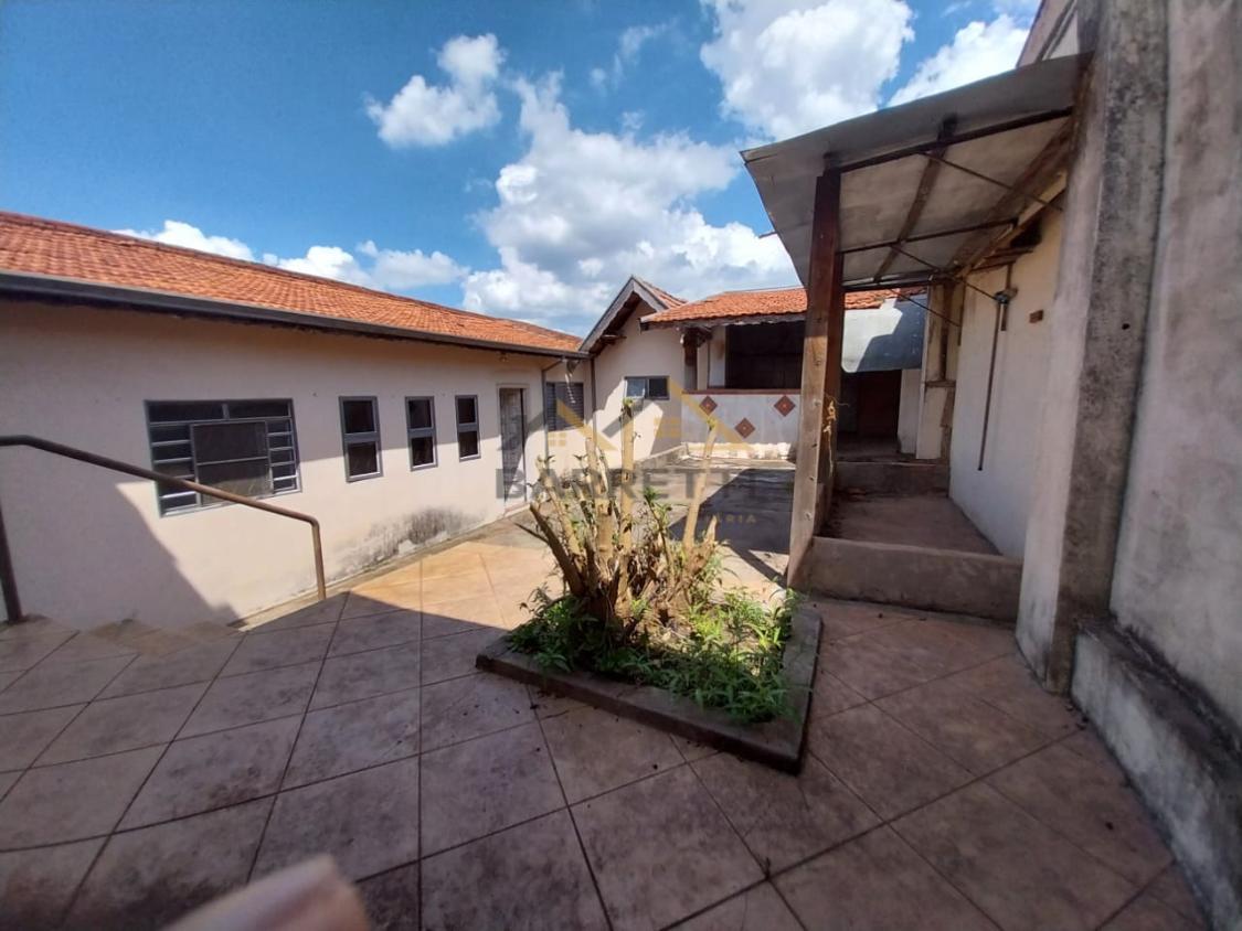 Casa à venda com 3 quartos, 250m² - Foto 27