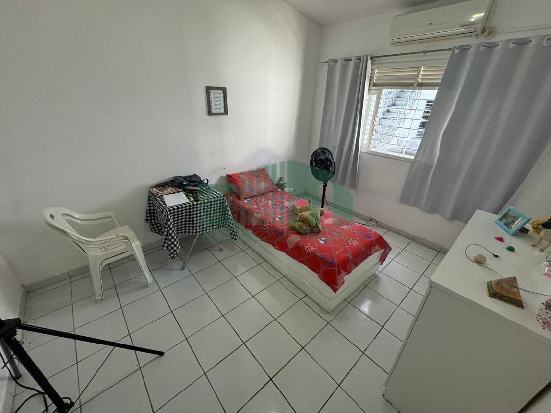 Casa à venda com 4 quartos, 300m² - Foto 13