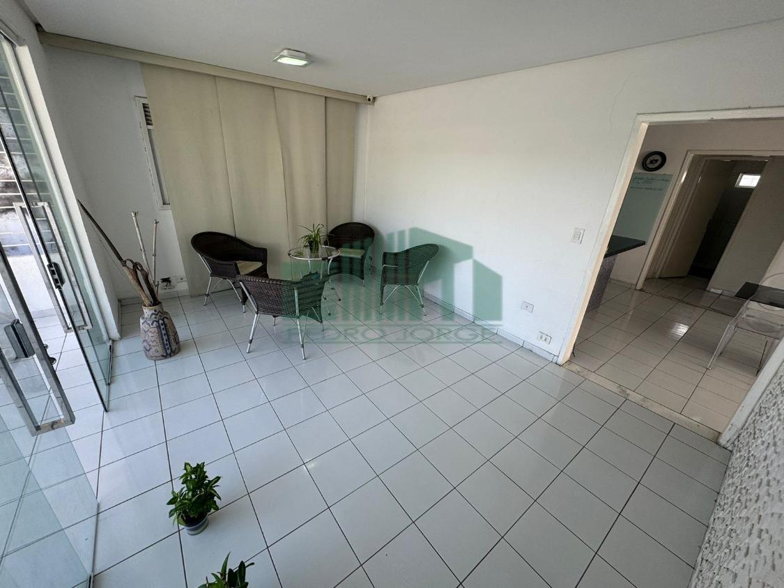 Casa à venda com 4 quartos, 300m² - Foto 2