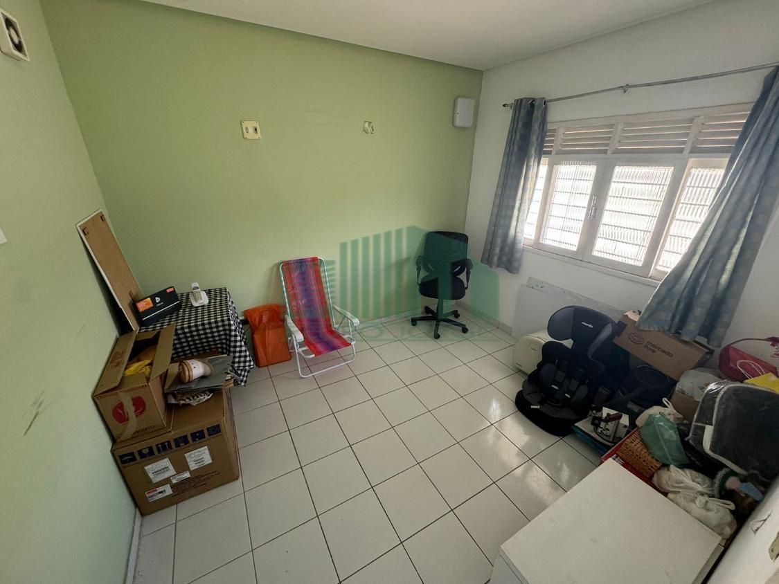 Casa à venda com 4 quartos, 300m² - Foto 14