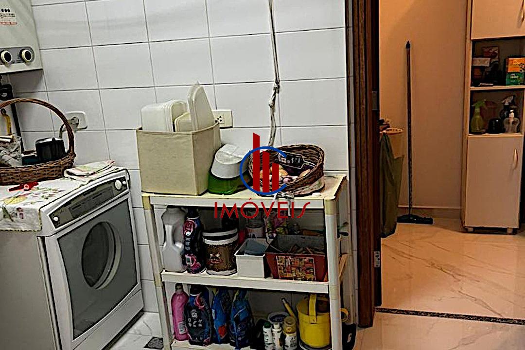 Apartamento à venda com 3 quartos, 154m² - Foto 11