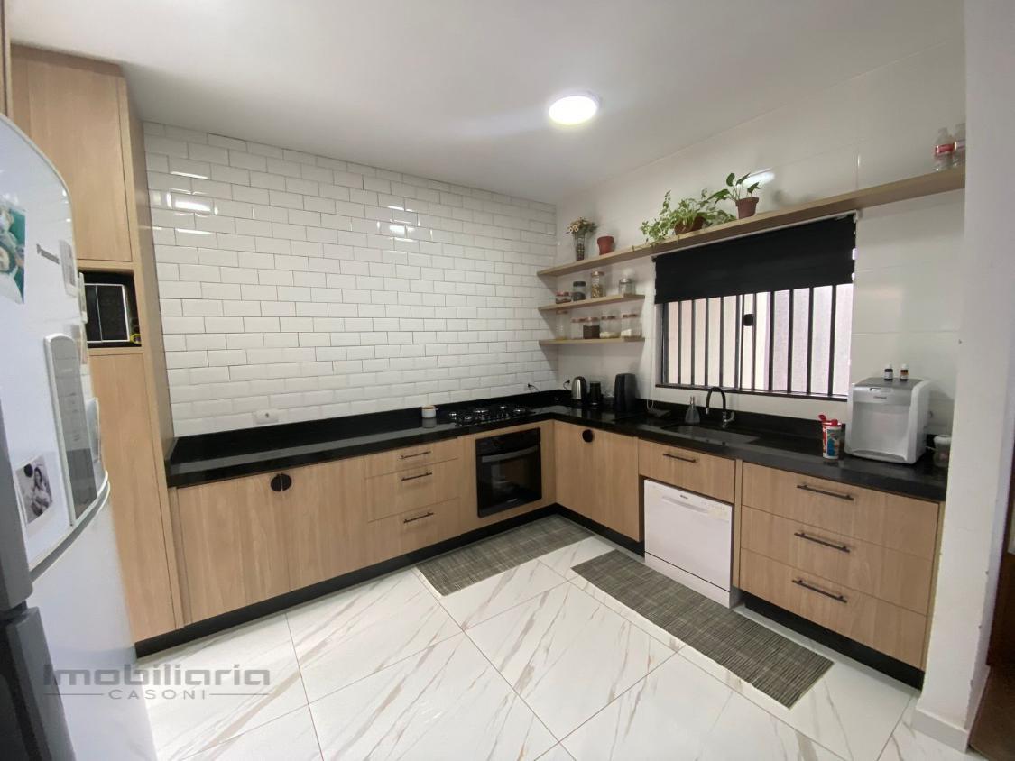 Casa à venda com 3 quartos, 100m² - Foto 1