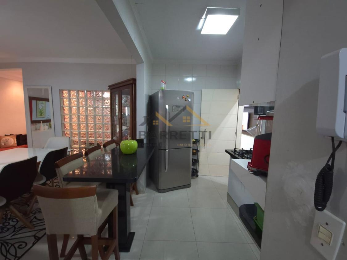 Casa à venda com 3 quartos, 280m² - Foto 8