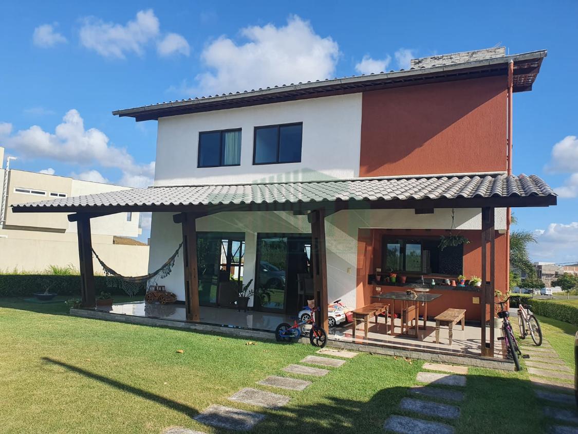 Casa à venda com 4 quartos, 336m² - Foto 1