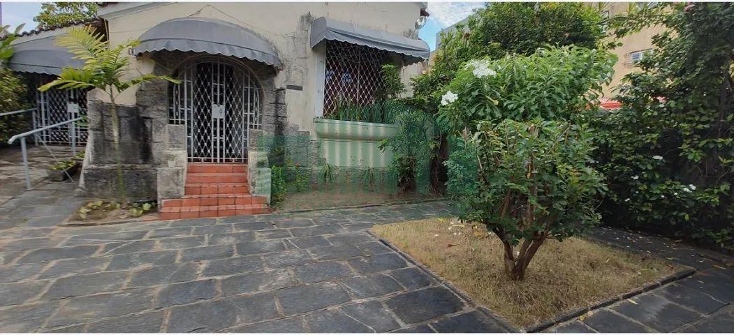 Casa, 5 quartos, 230 m² - Foto 1