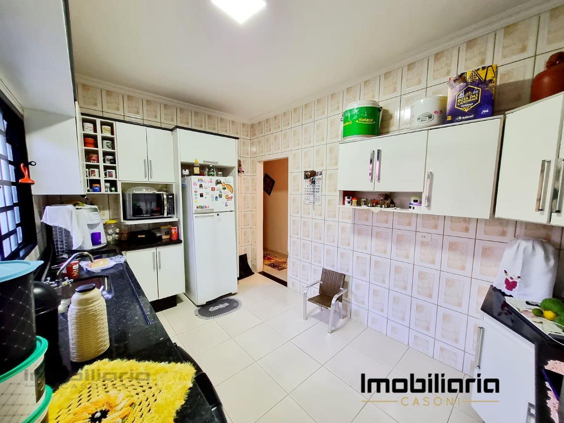Casa à venda com 3 quartos, 180m² - Foto 11