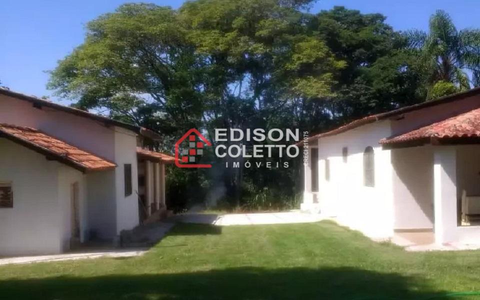 Fazenda à venda com 3 quartos, 3330m² - Foto 1