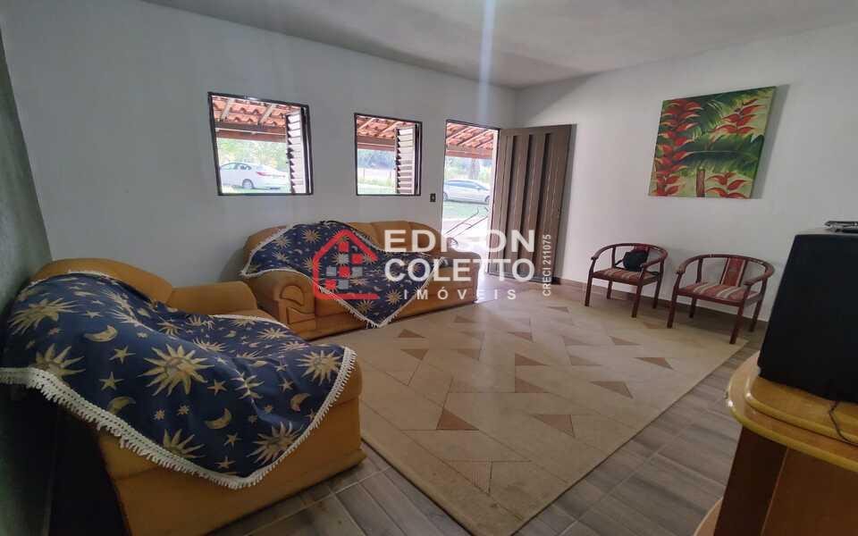 Fazenda à venda com 3 quartos, 3330m² - Foto 2