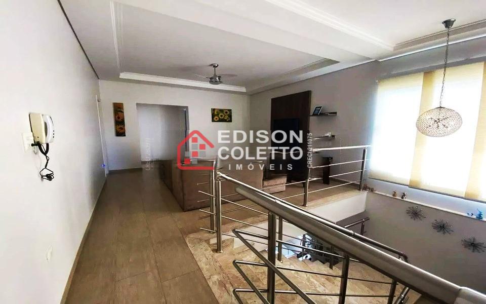 Casa à venda com 3 quartos, 210m² - Foto 7