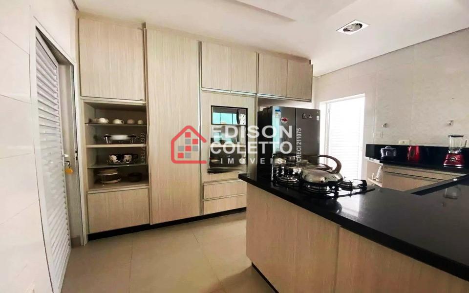 Casa à venda com 3 quartos, 210m² - Foto 23