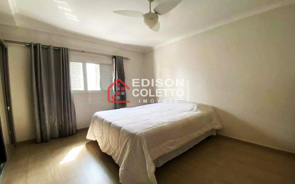 Casa à venda com 3 quartos, 210m² - Foto 15