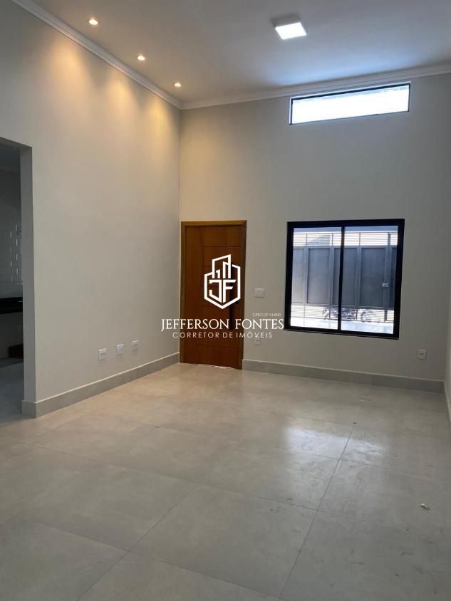 Casa à venda com 3 quartos, 129m² - Foto 1