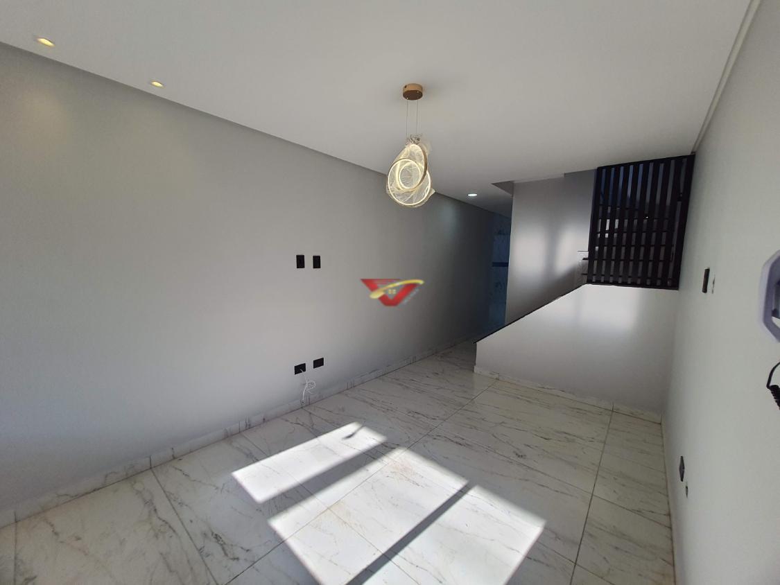 Casa à venda com 2 quartos, 104m² - Foto 1