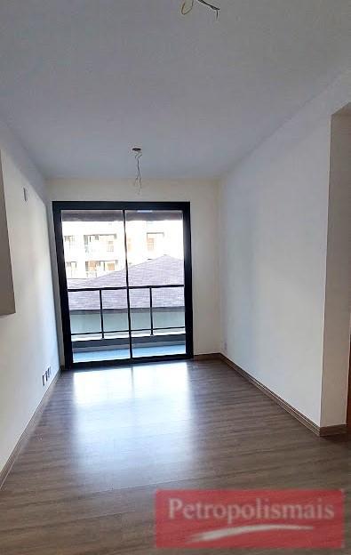 Apartamento à venda com 2 quartos, 62m² - Foto 9