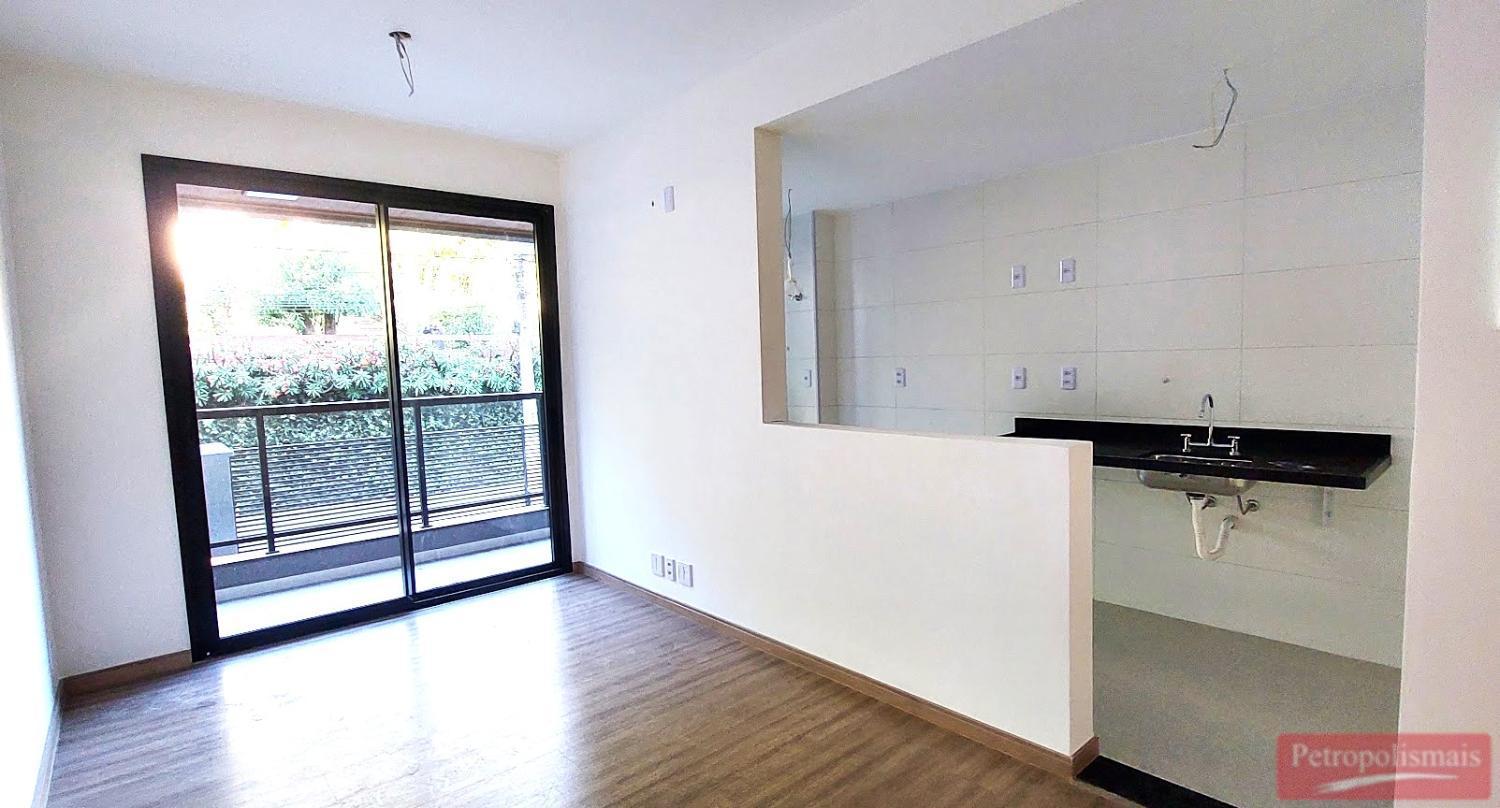 Apartamento à venda com 2 quartos, 62m² - Foto 4