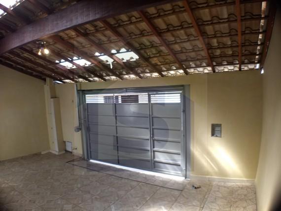 Casa para alugar com 2 quartos, 70m² - Foto 1