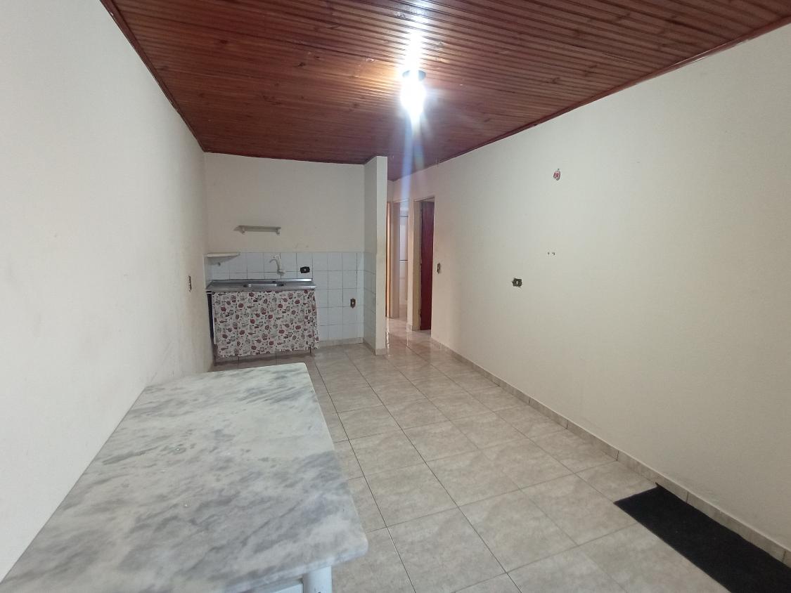 Casa à venda com 3 quartos, 200m² - Foto 2