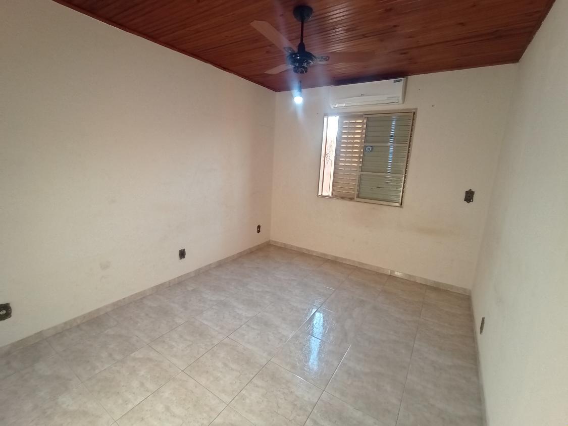 Casa à venda com 3 quartos, 200m² - Foto 9