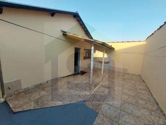 Casa para alugar com 2 quartos, 70m² - Foto 22