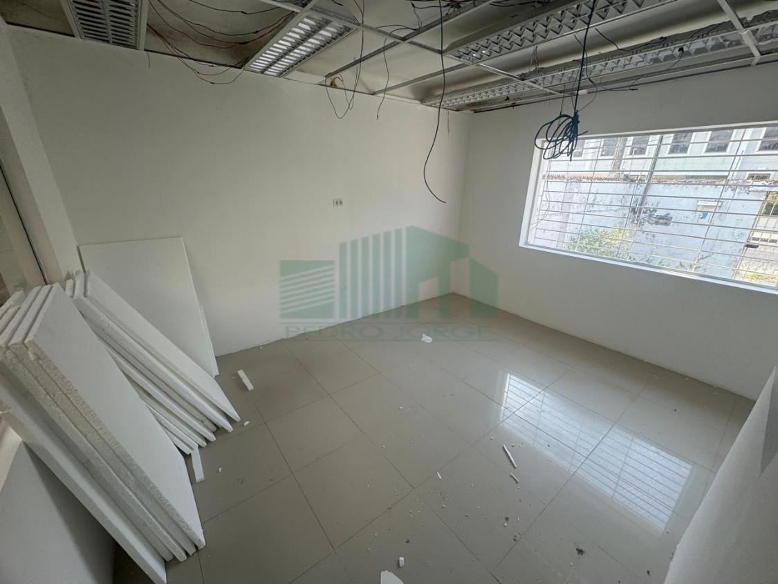 Casa para alugar com 1 quarto, 400m² - Foto 11