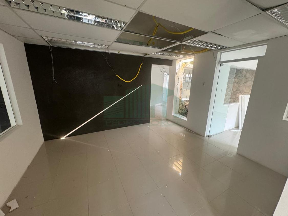 Casa para alugar com 1 quarto, 400m² - Foto 12