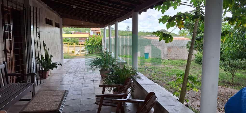 Fazenda à venda com 4 quartos, 2300m² - Foto 2