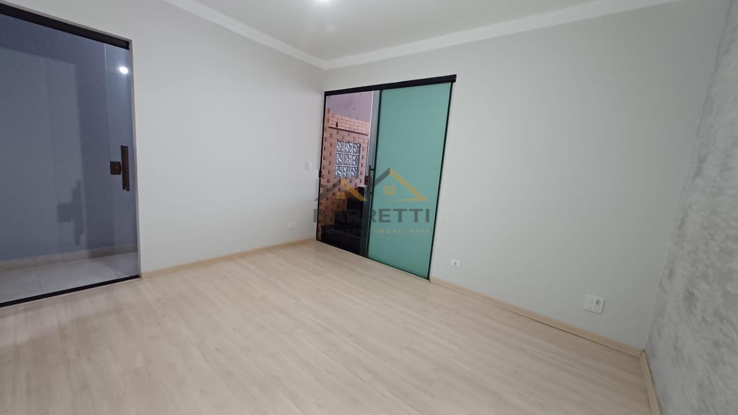 Casa à venda com 2 quartos, 108m² - Foto 2