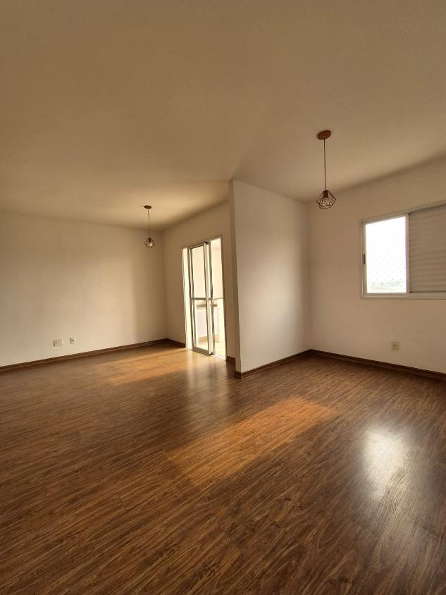 Apartamento à venda com 3 quartos, 83m² - Foto 3