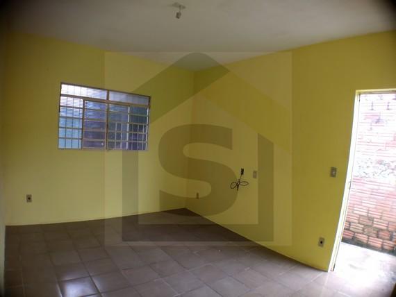 Casa à venda com 2 quartos, 107m² - Foto 2