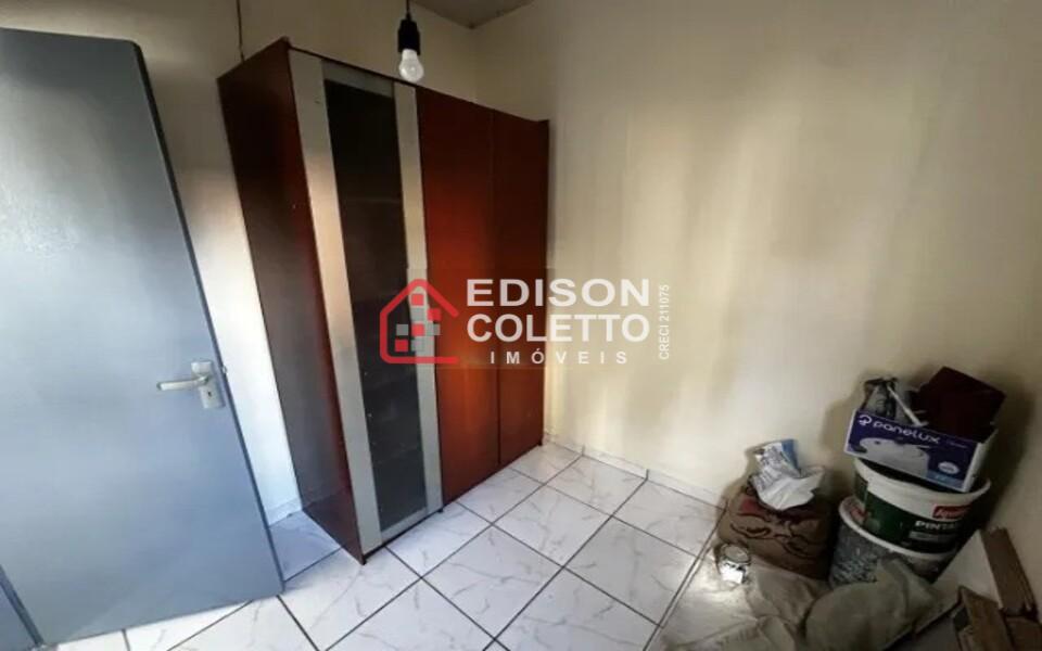 Casa à venda com 2 quartos, 48m² - Foto 4