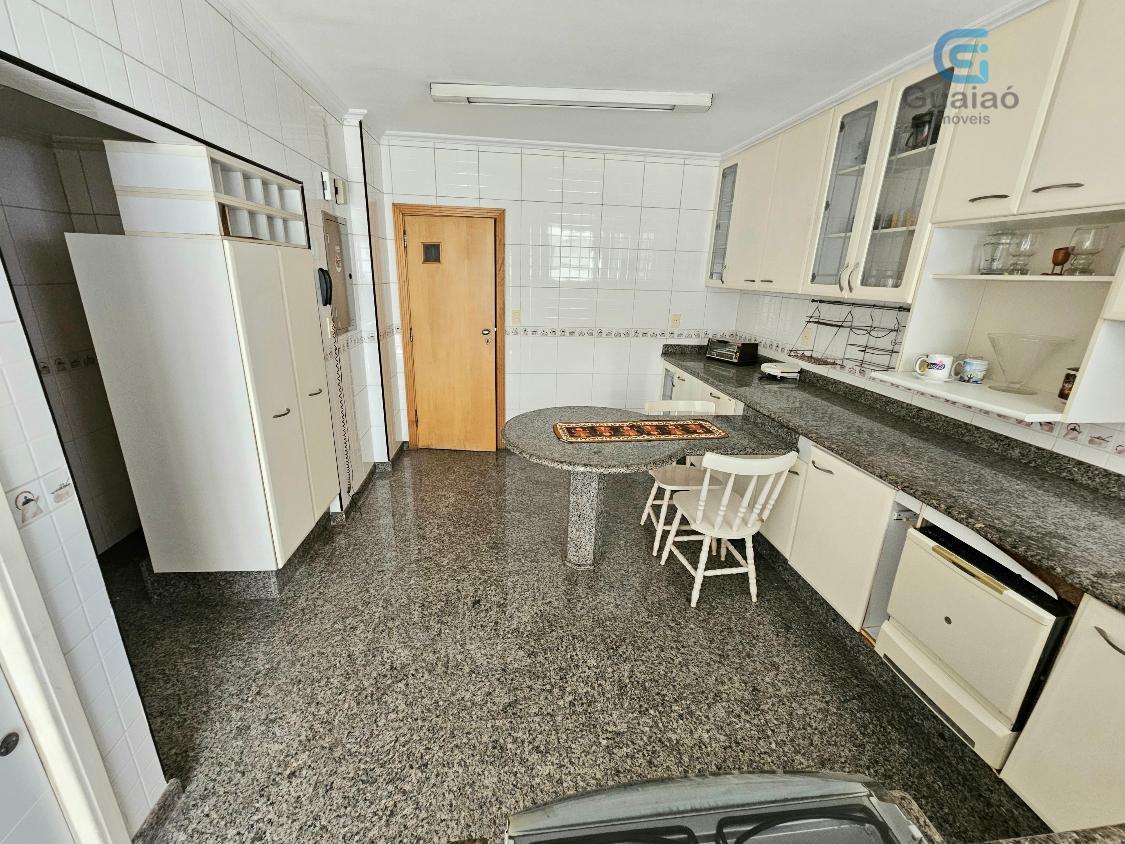 Apartamento à venda com 3 quartos, 171m² - Foto 7