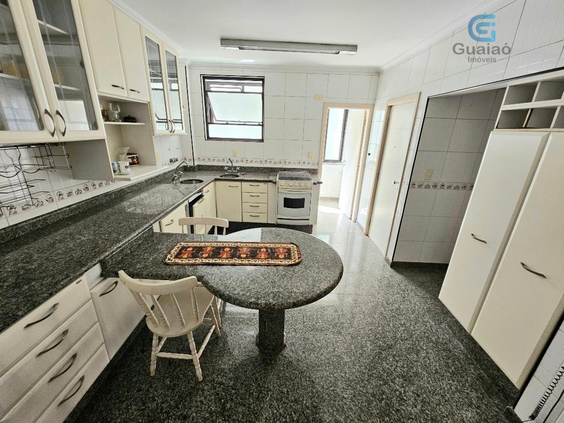 Apartamento à venda com 3 quartos, 171m² - Foto 6