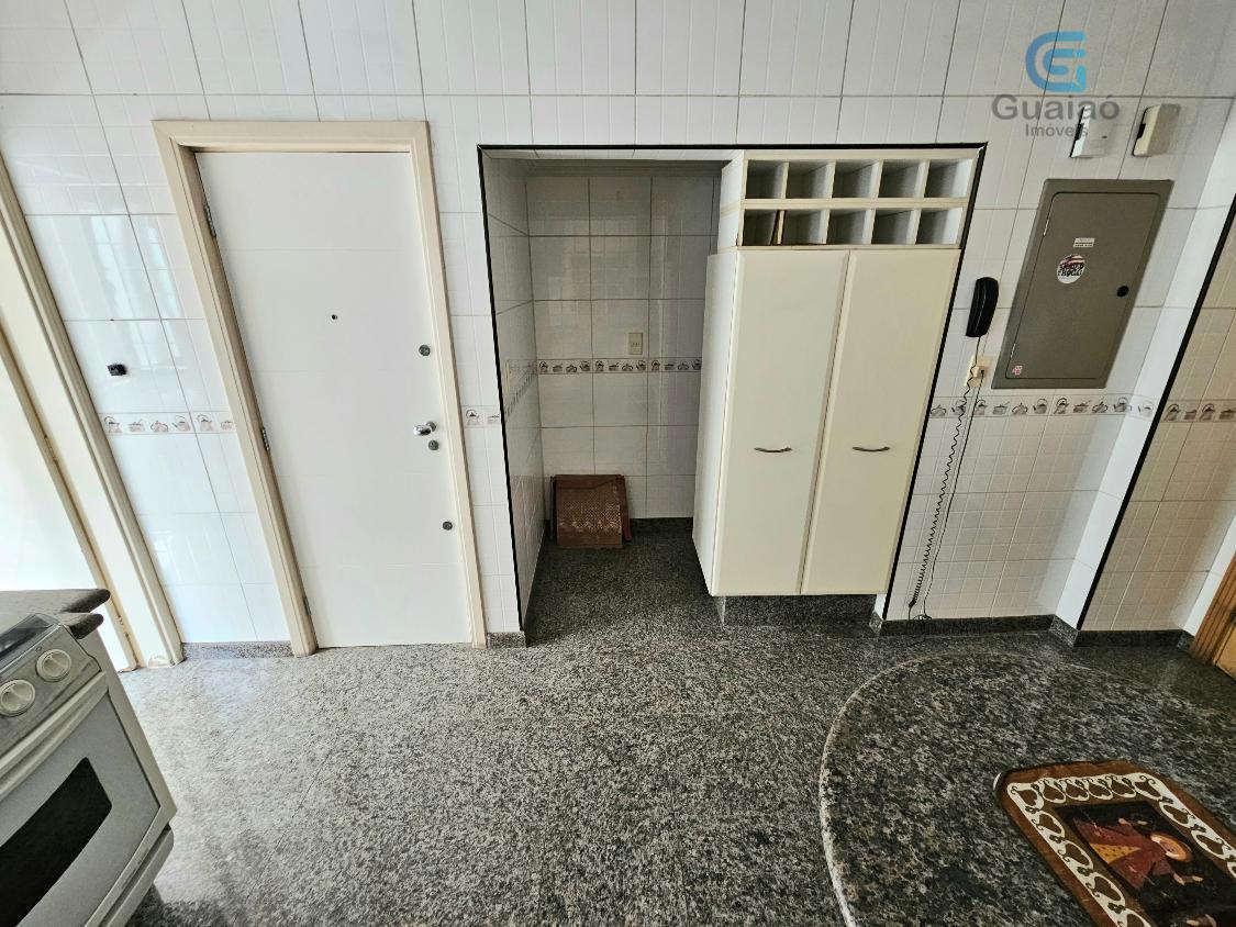 Apartamento à venda com 3 quartos, 171m² - Foto 8