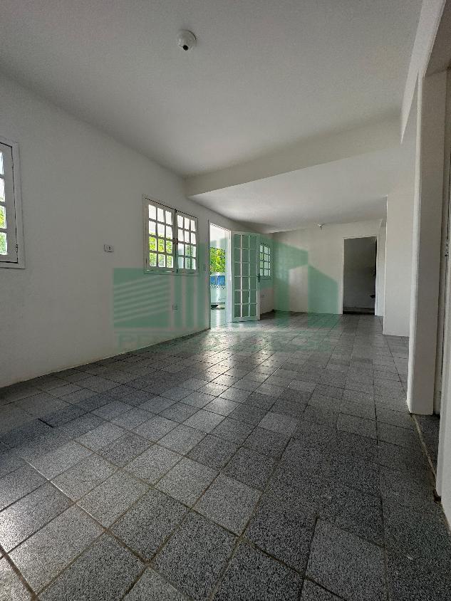 Casa à venda e aluguel com 5 quartos, 181m² - Foto 3